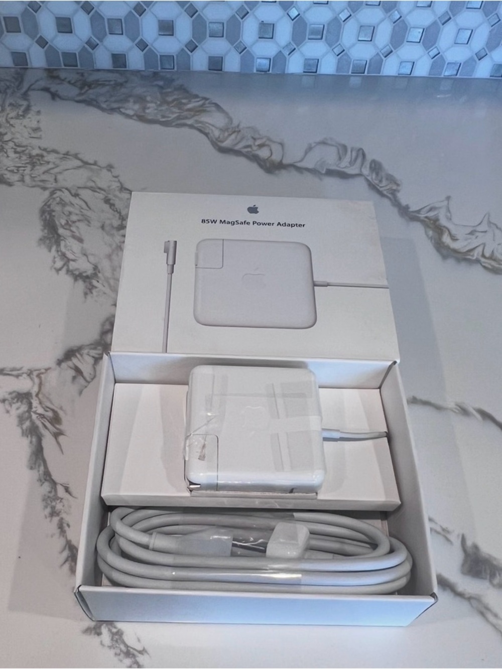 Original APPLE MacBook Pro 85W MagSafe Power Adapter Charger MC556LL/B A1343(8)